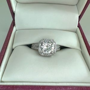 NEW Helzberg Diamonds engagement ring. Size 6.5 14K white gold. 5.5g Approx 2 ct